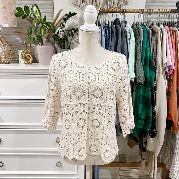 Ultra Pink Tops - Ultra Pink | Cream Crochet Lace Top size Medium